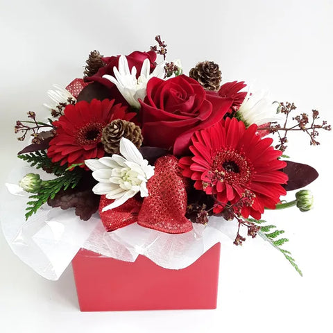Christmas Box Arrangement Bunches Bows Florist Shop 9 Albion Place Dunedin 9016 New Zealand